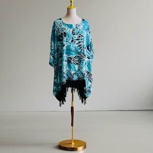 0077/ Green Black Leaves Pattern Poncho With Fringes